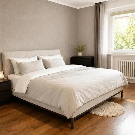 Living - 75 Qm Mit 2 Schlafzimmern Und Wohnbereich Appartement *