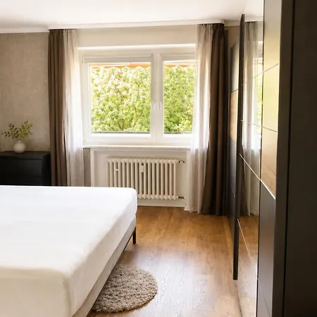 Living - 75 Qm Mit 2 Schlafzimmern Und Wohnbereich